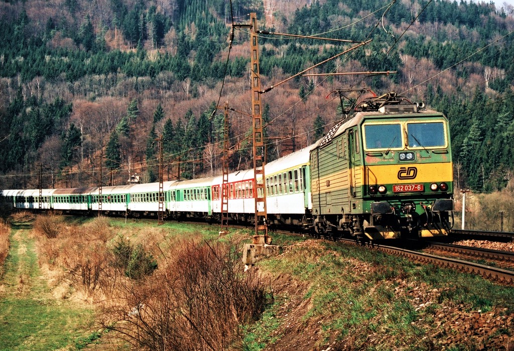 [1024x700] 162037c.jpg