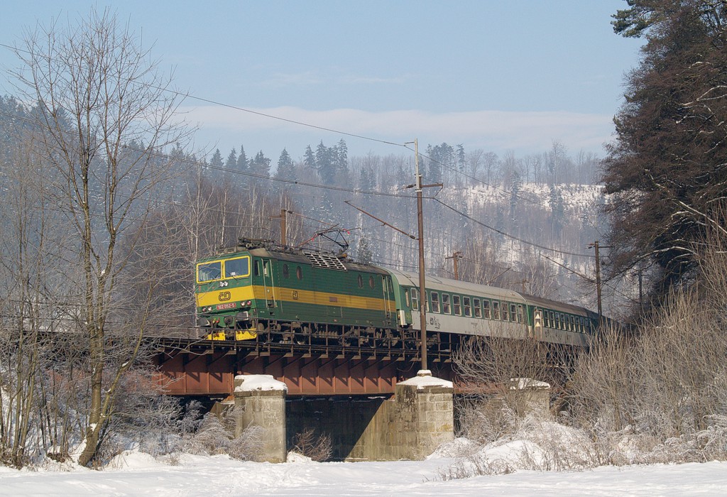 [1024x700] 162052b.jpg