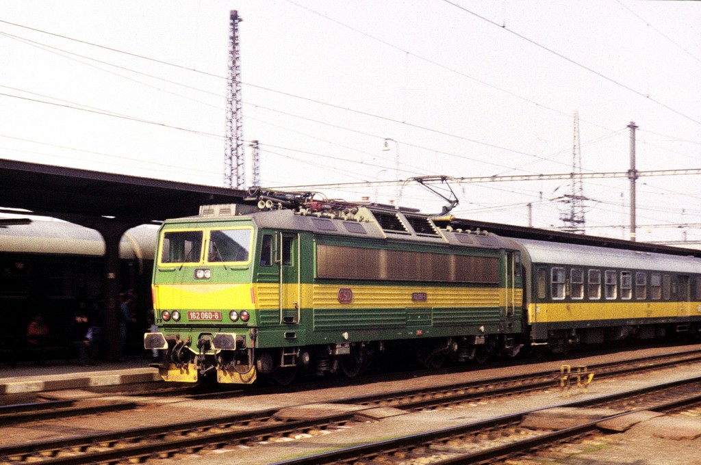 [1024x680] 162060a.jpg