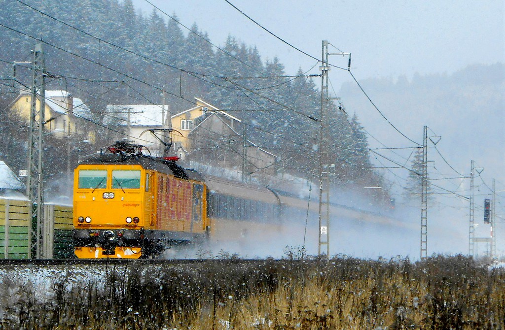 [1024x670] 162116a.jpg