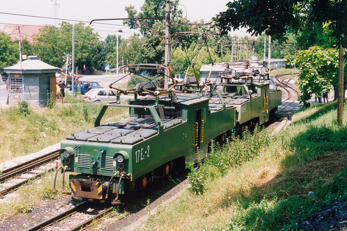 [1200x800] 17Esrb.jpg