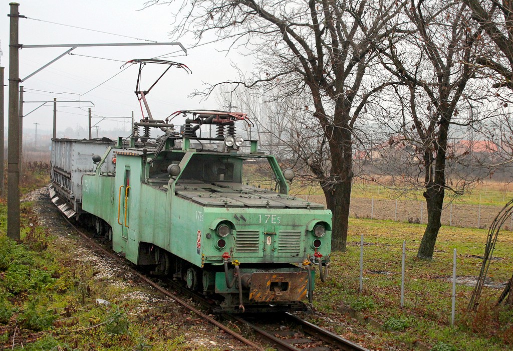 [1024x700] 17Esrb1a.jpg