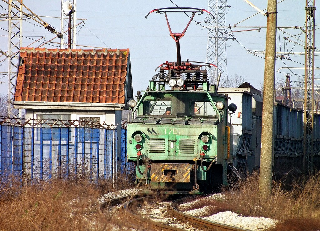 [1024x740] 17Esrb1f.jpg