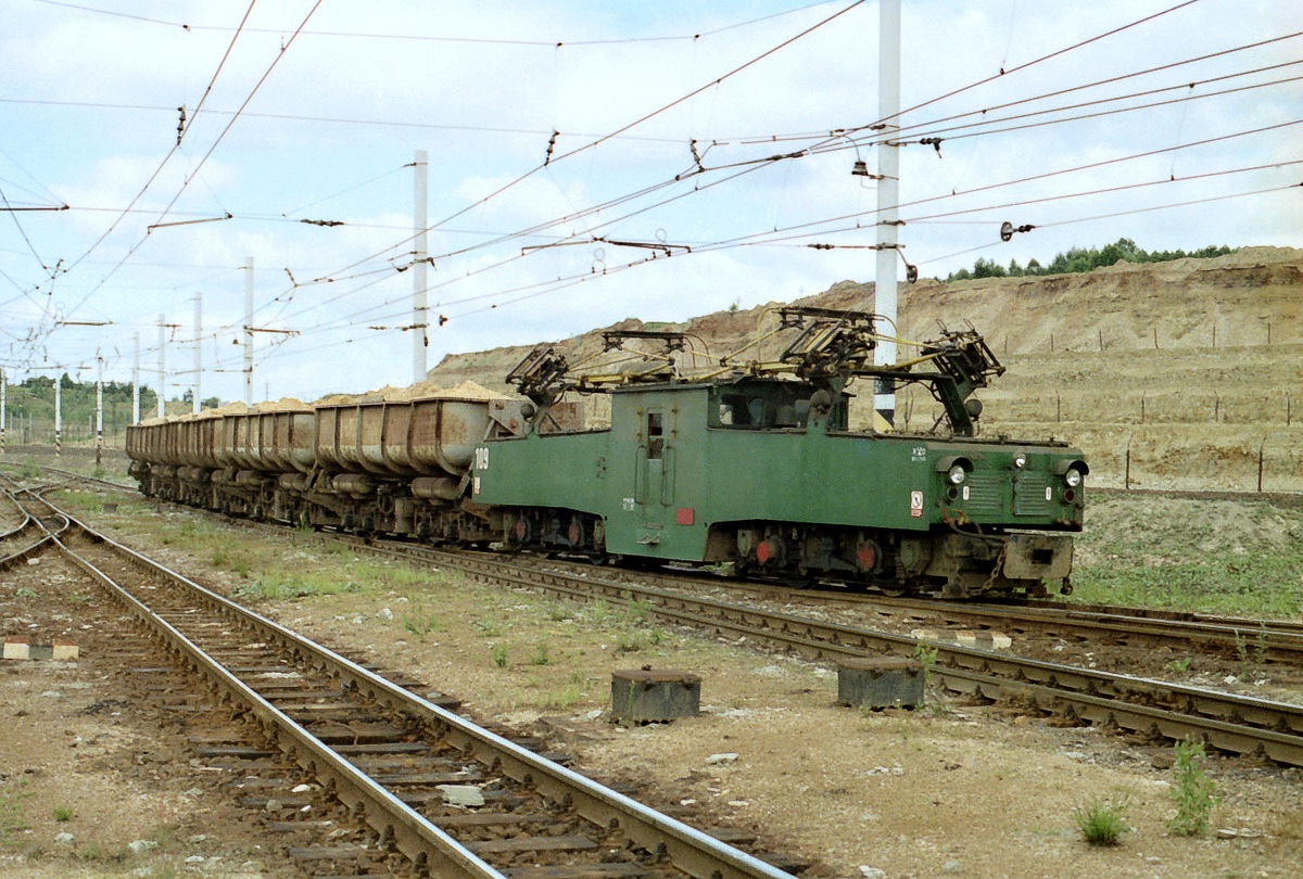 [1200x810] SU109e.jpg