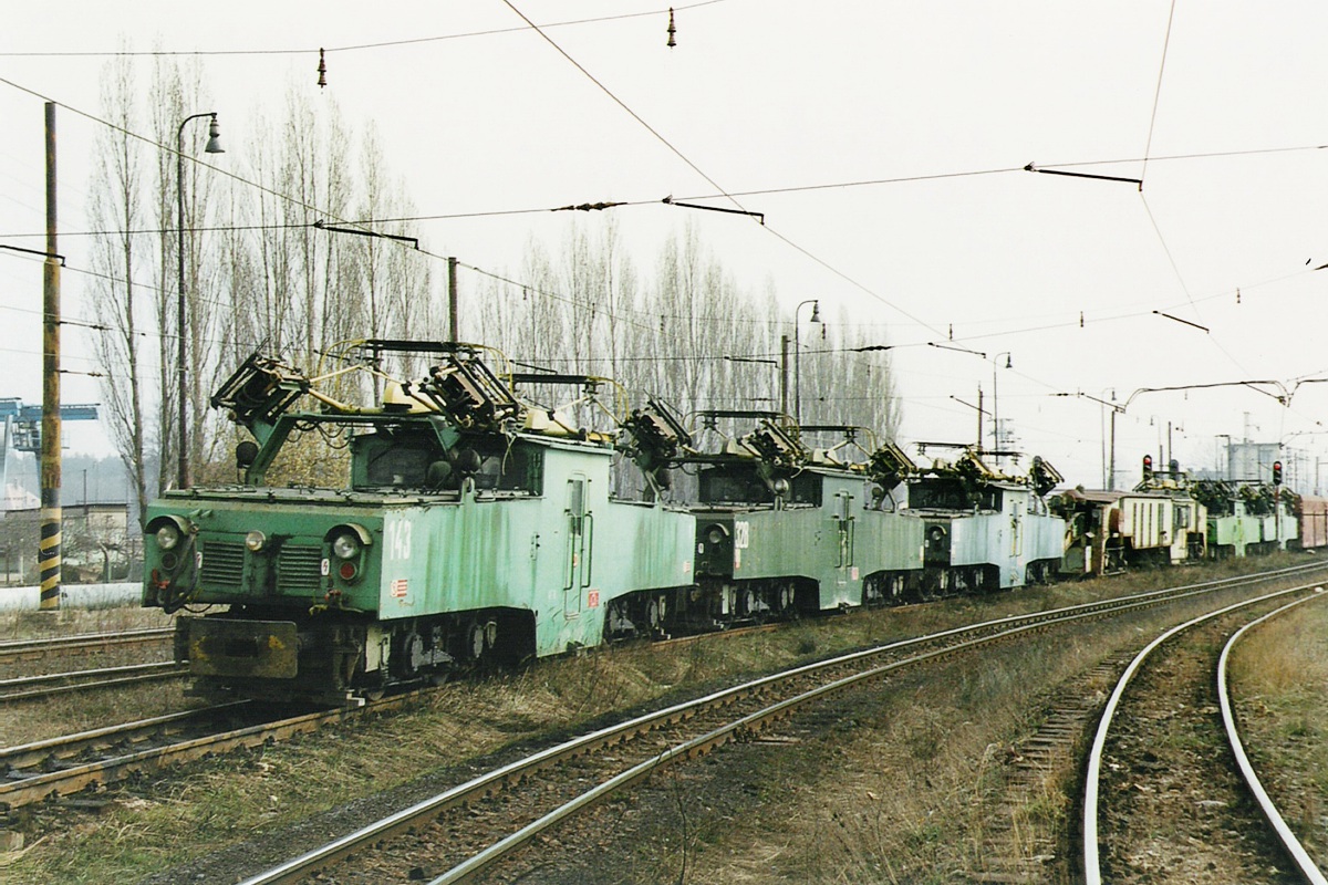 [1200x800] SU143a.jpg