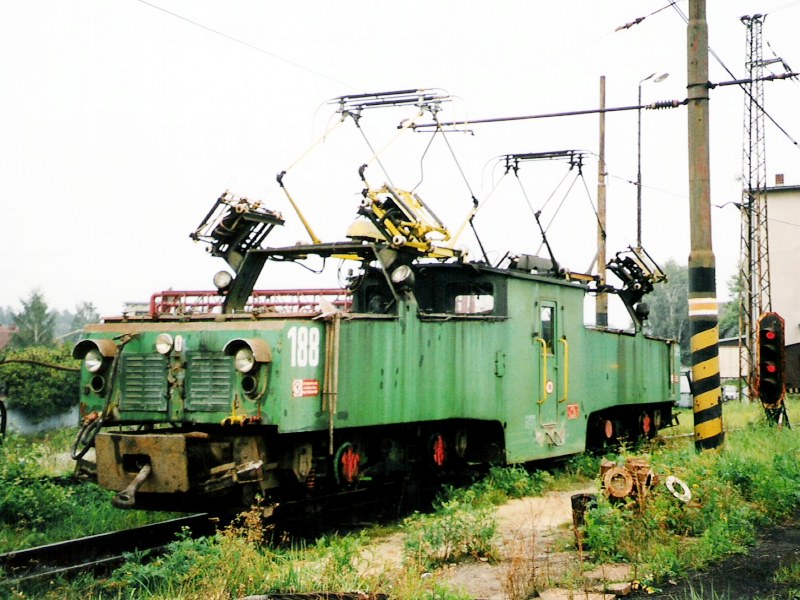 [800x600] SU188b.jpg