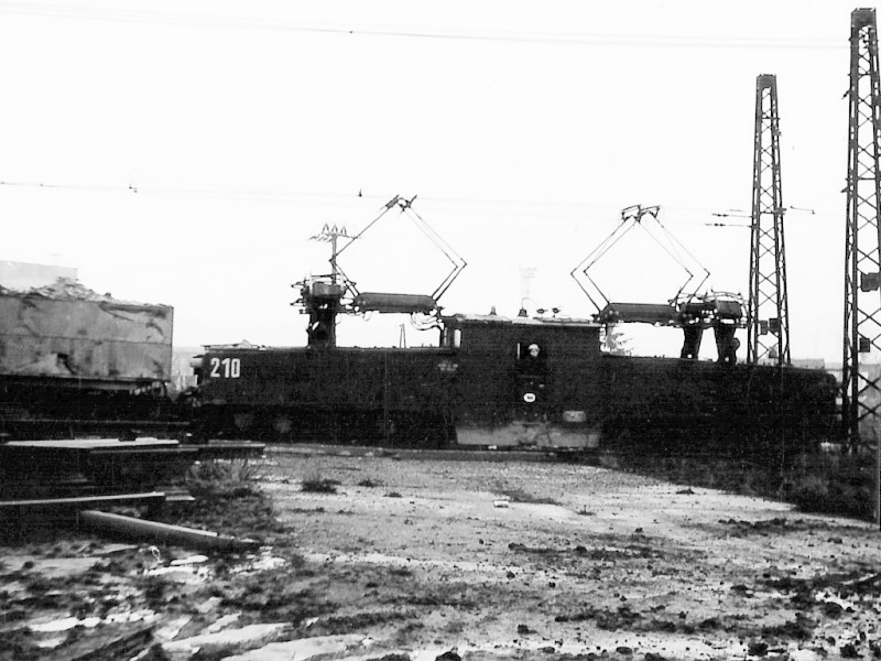 [800x600] SU210a.jpg