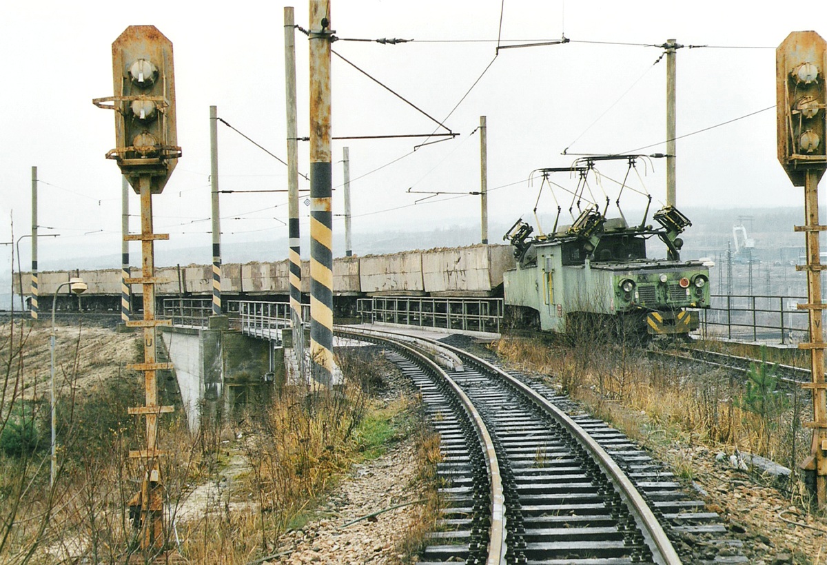 [1200x820] SU304a.jpg