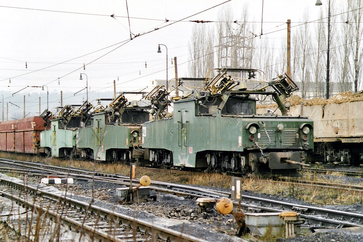 [1200x800] SU328a.jpg