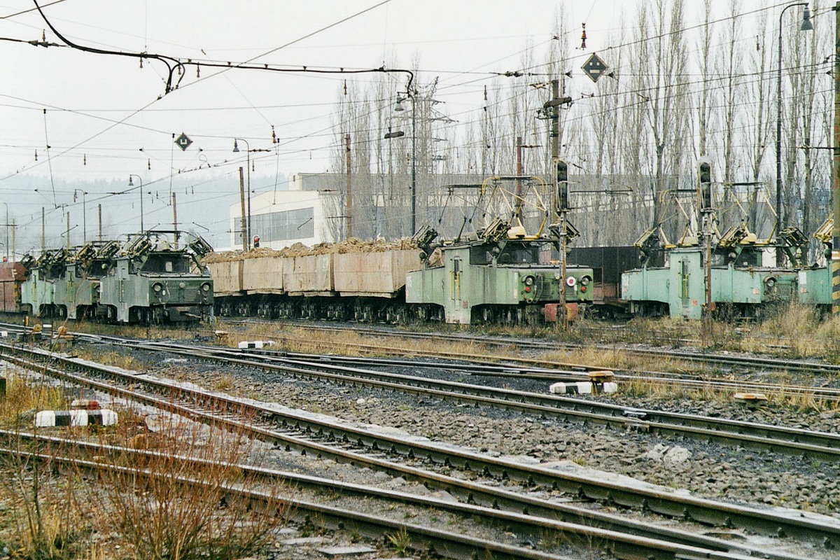 [1200x800] SU328b.jpg