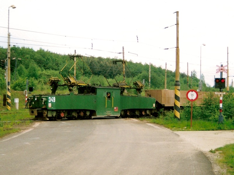 [800x600] SU349a.jpg