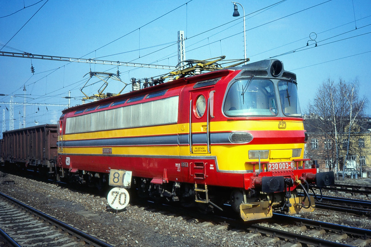 [1200x800] 230003d.jpg