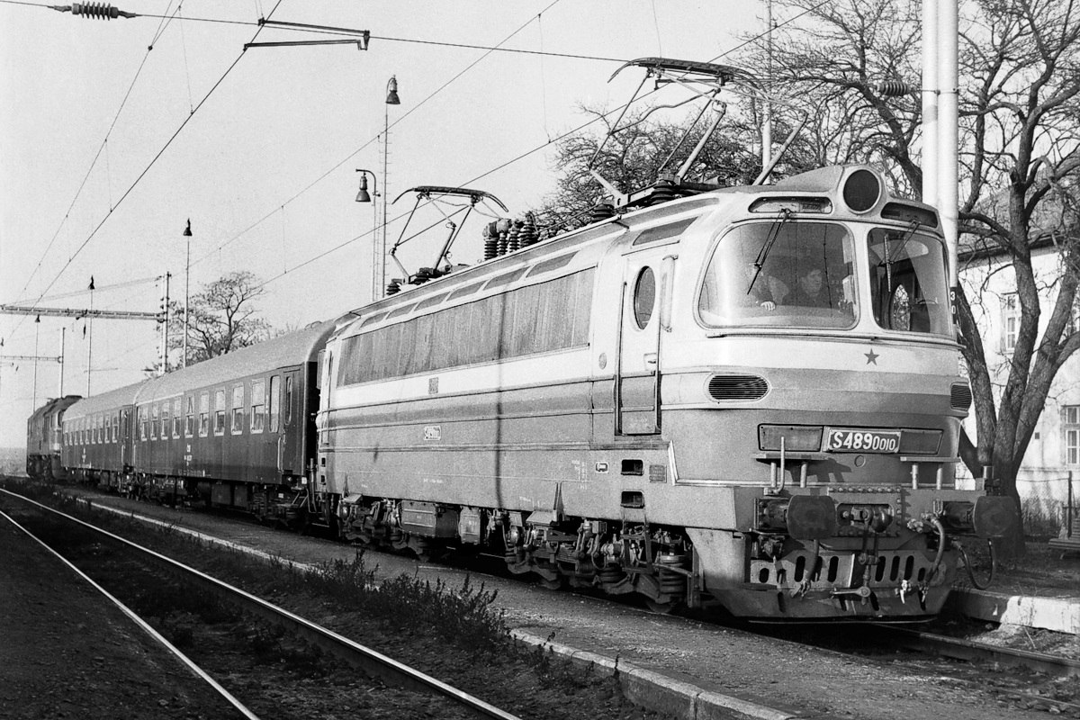 [1200x800] 230010a.jpg