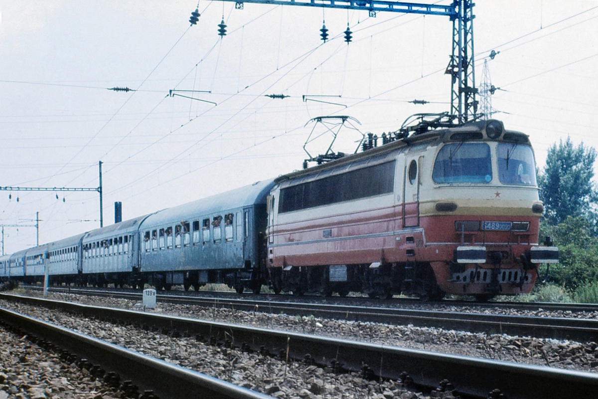 [1200x800] 230033a.jpg