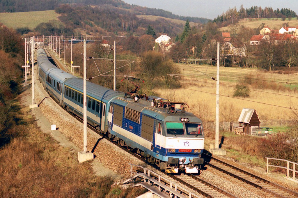 [1024x680] 350003a.jpg