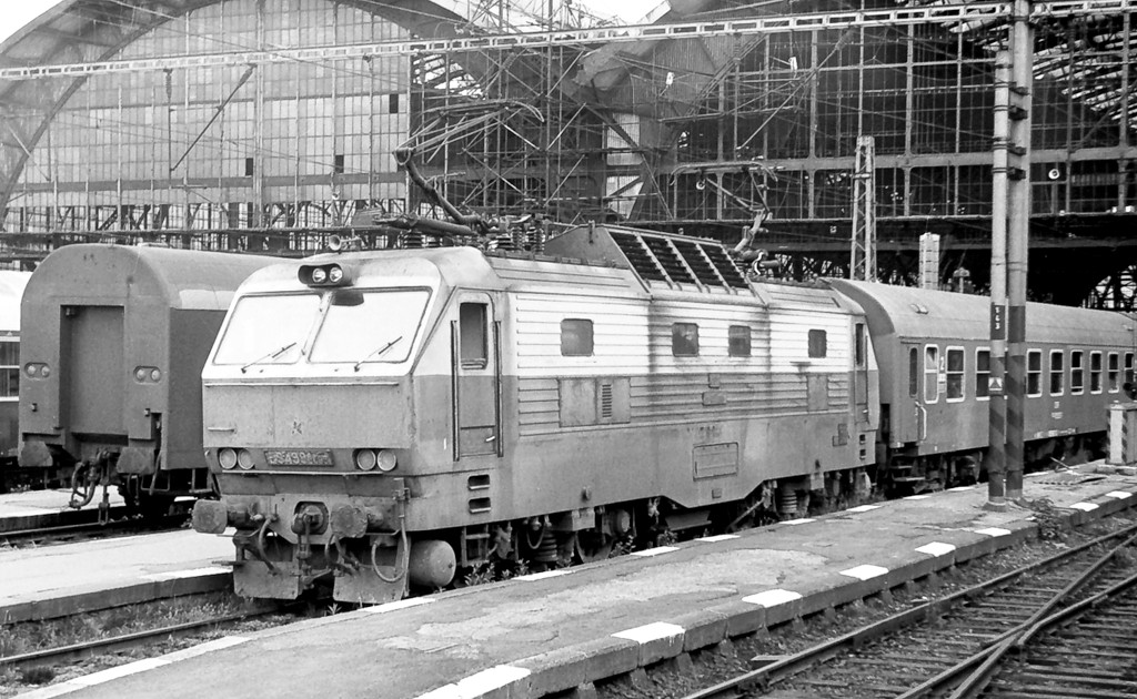 [1024x630] 350003h.jpg