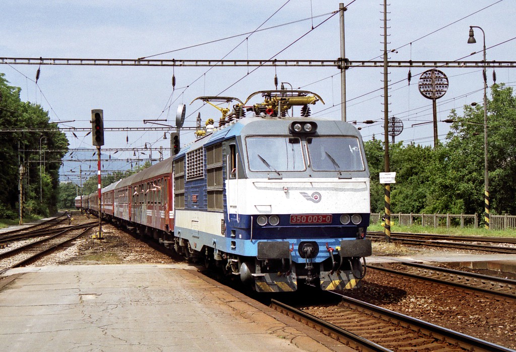 [1024x700] 350003i.jpg