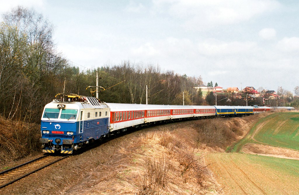 [1024x670] 350004g.jpg