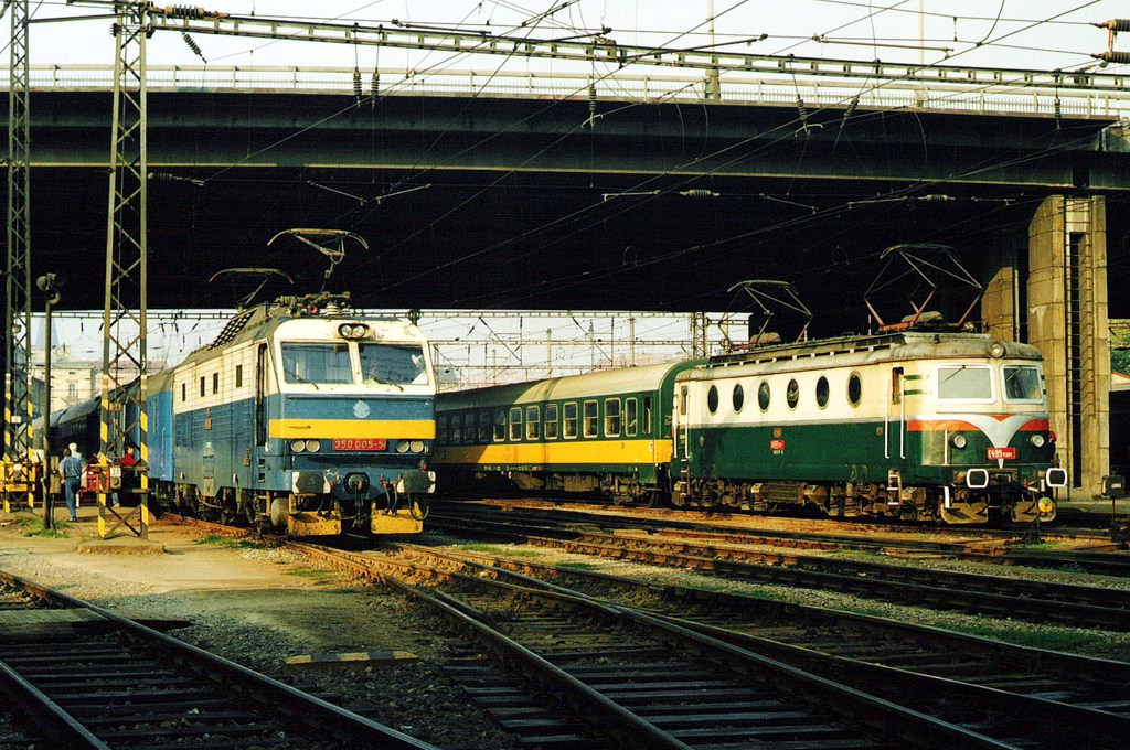 [1024x680] 350005b.jpg