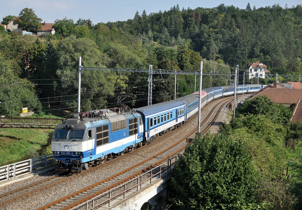 [1024x710] 350005d.jpg