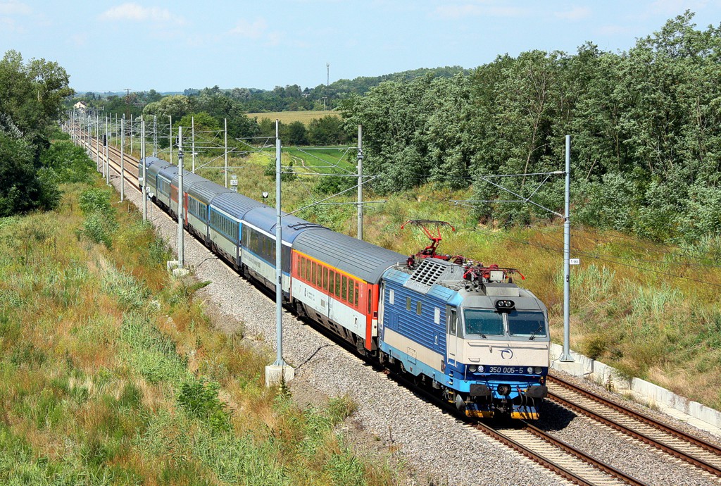 [1024x690] 350005e.jpg