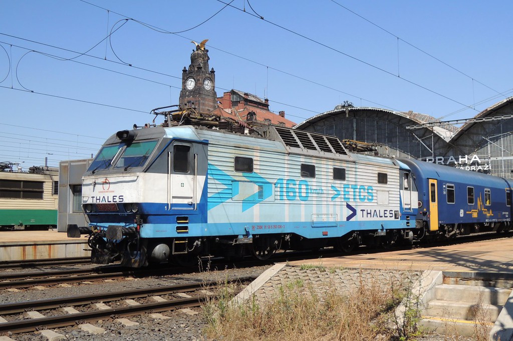 [1024x680] 350006d.jpg