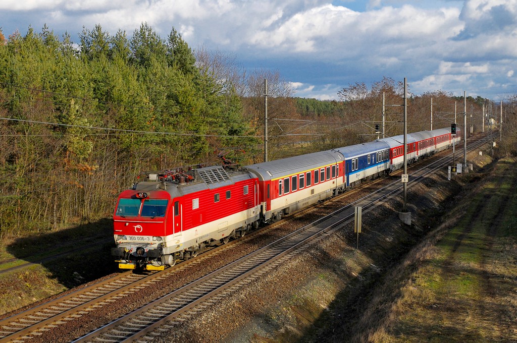 [1024x680] 350006e.jpg