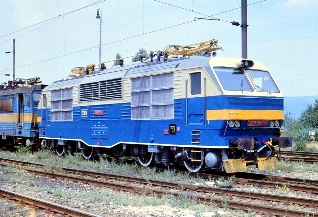 [1024x700] 350007e.jpg