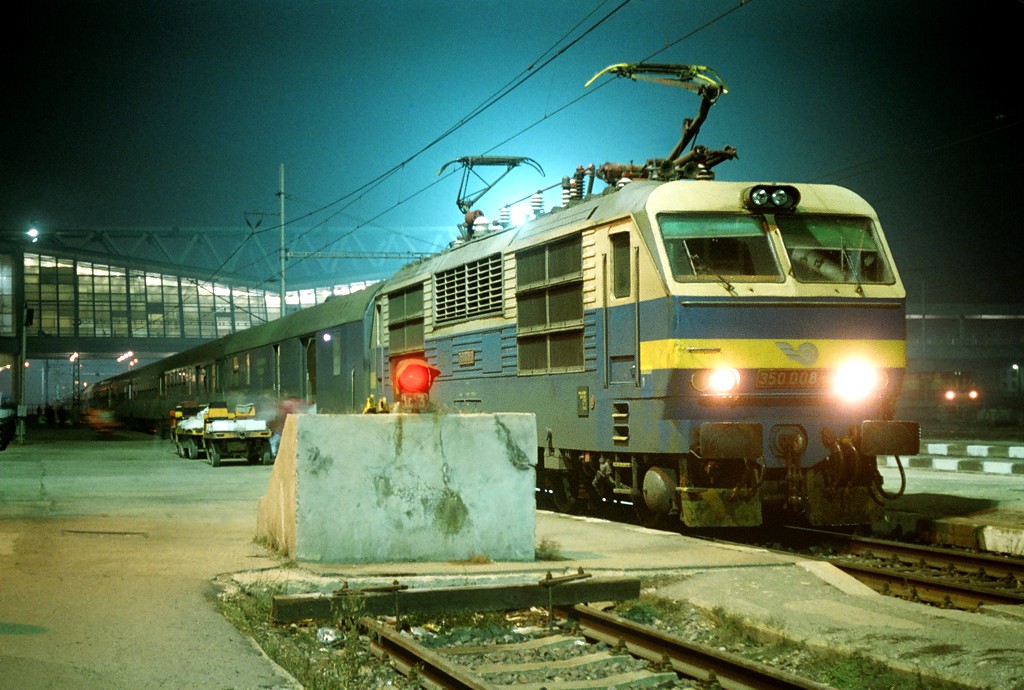 [1024x690] 350008f.jpg