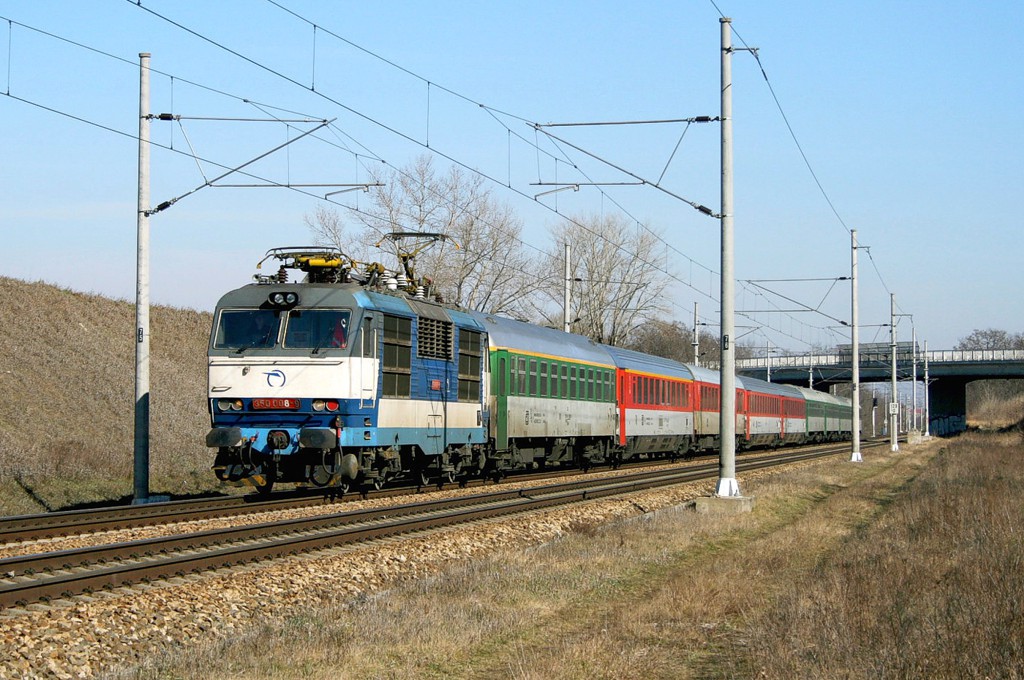 [1024x680] 350008h.jpg