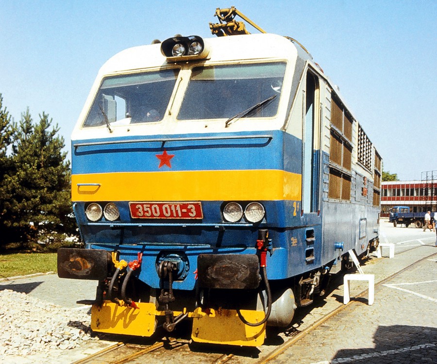 [900x750] 350011c.jpg