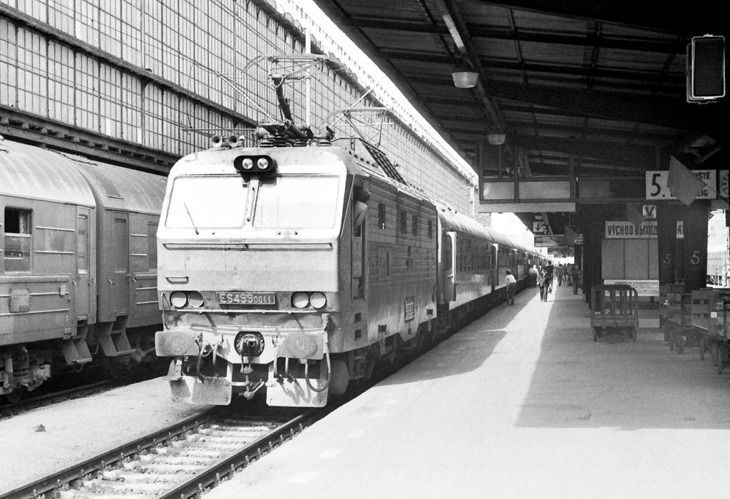 [1024x700] 350011m.jpg