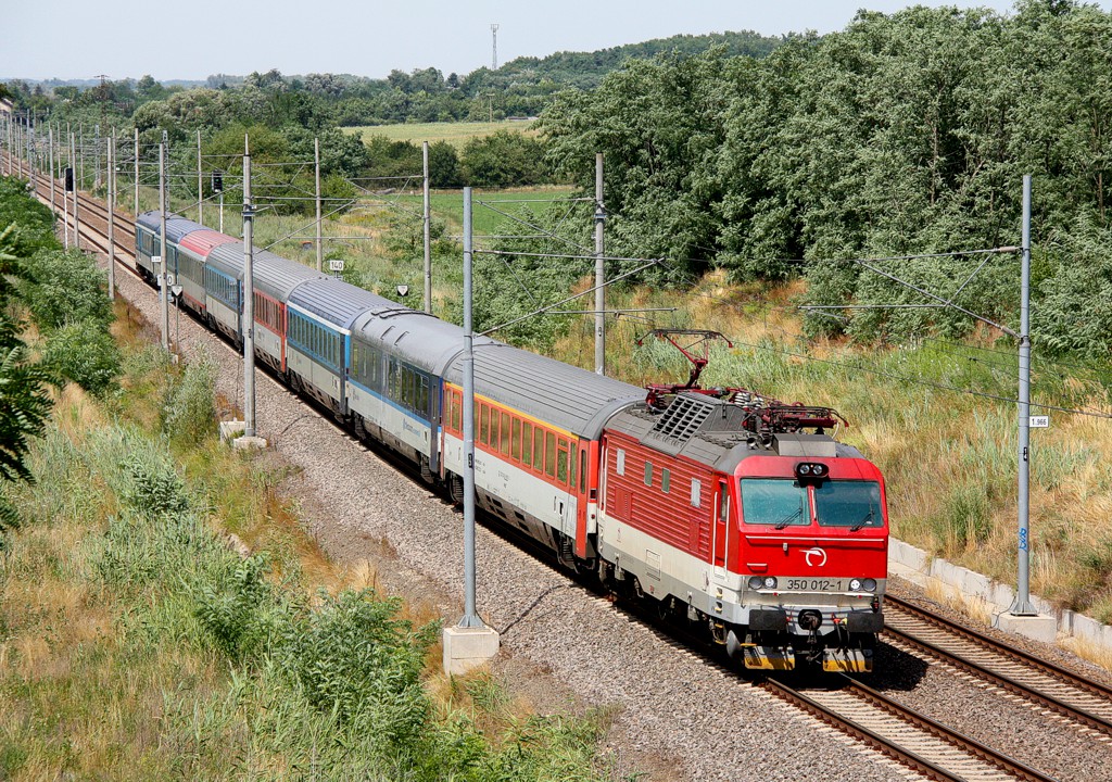 [1024x720] 350012a.jpg