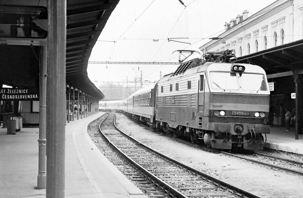 [1024x670] 350012i.jpg