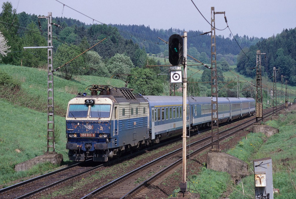 [1024x690] 350013d.jpg