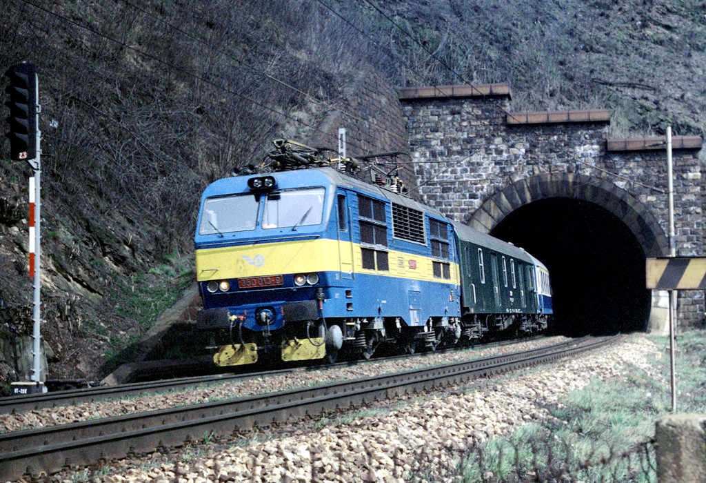 [1024x700] 350013e.jpg