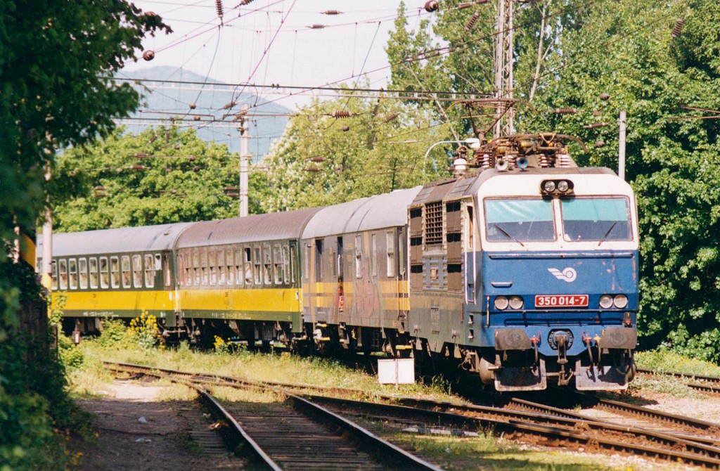 [1024x670] 350014a.jpg