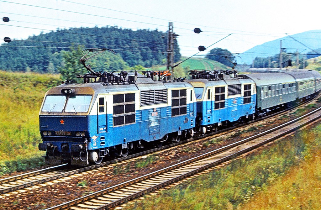 [1024x670] 350014e.jpg