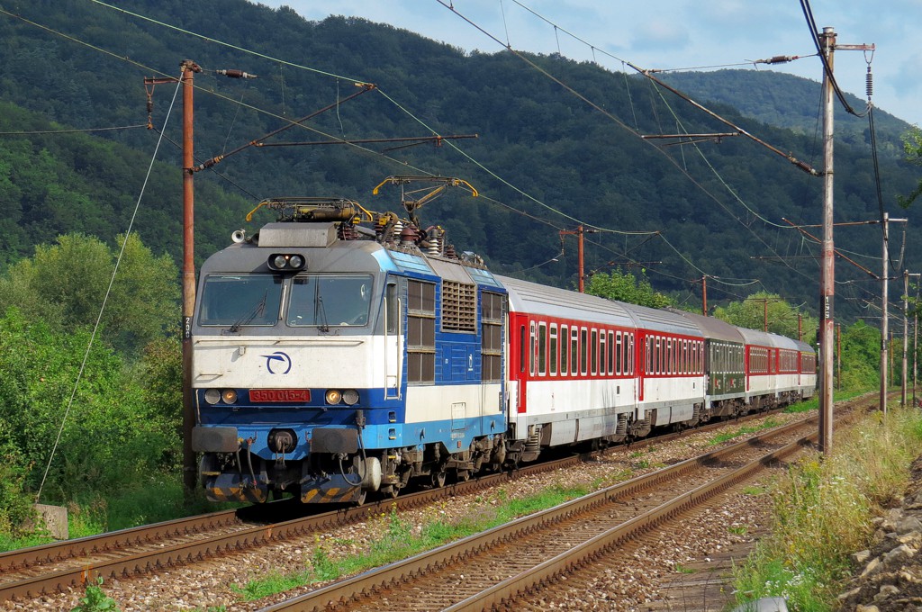 [1024x680] 350015a.jpg