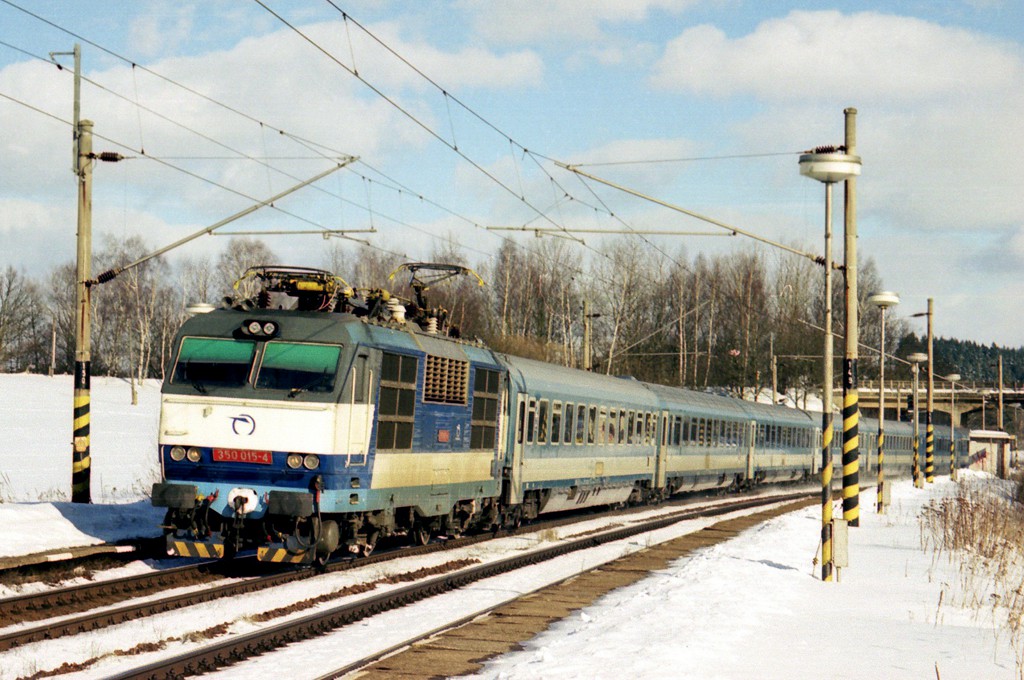 [1024x680] 350015d.jpg