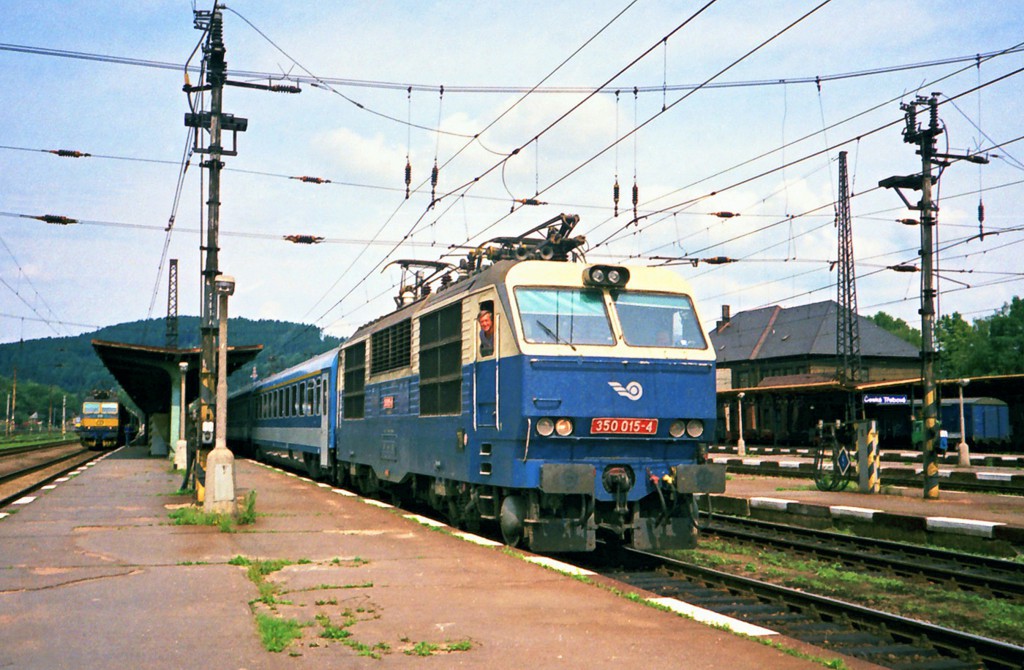 [1024x670] 350015j.jpg