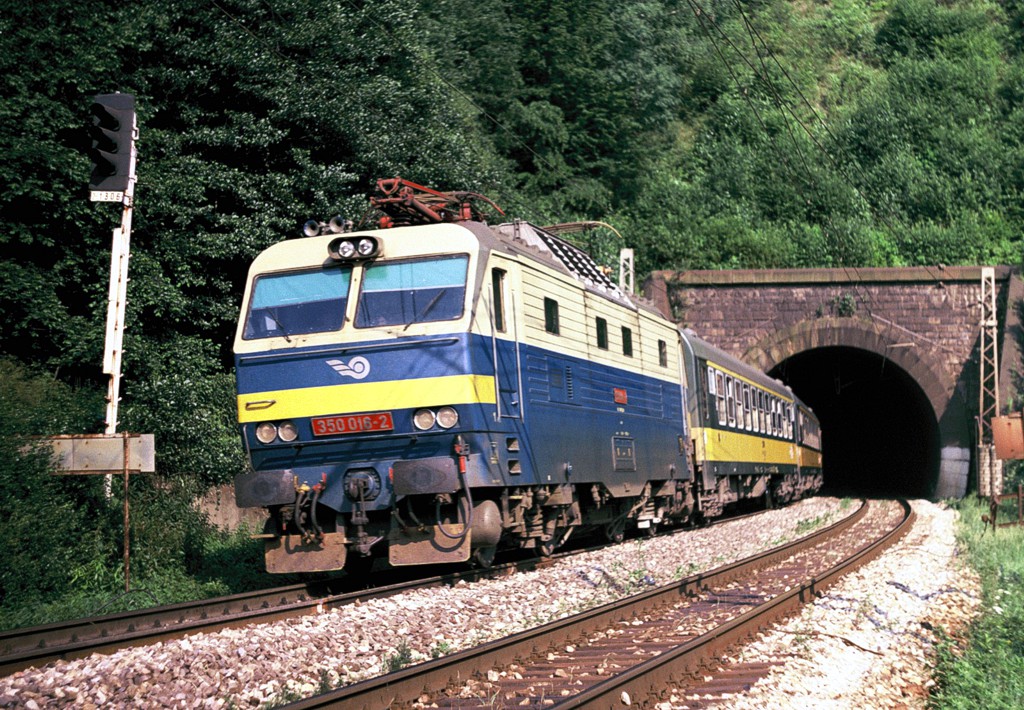 [1024x710] 350016a.jpg