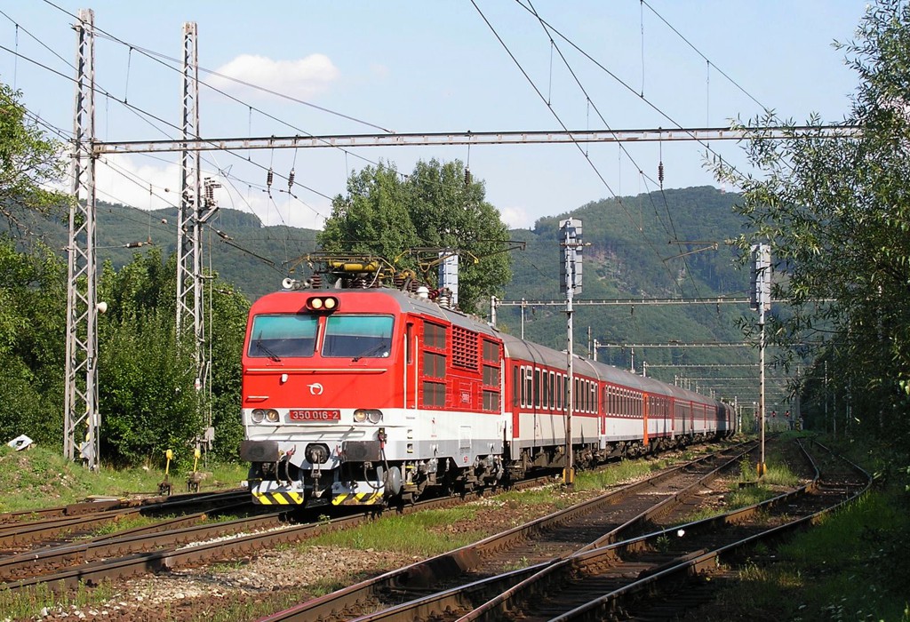 [1024x700] 350016c.jpg