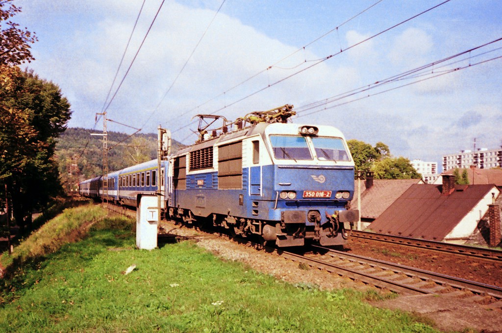 [1024x680] 350016e.jpg