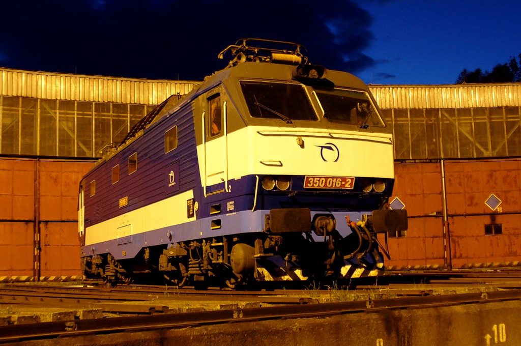 [1024x680] 350016i.jpg