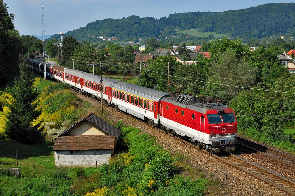 [1024x680] 350017a.jpg