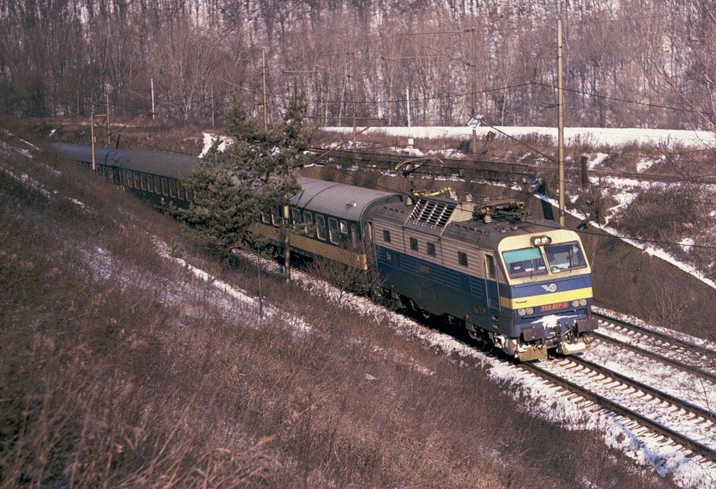 [1024x700] 350017d.jpg