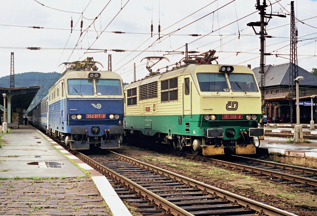 [1024x700] 350017e.jpg