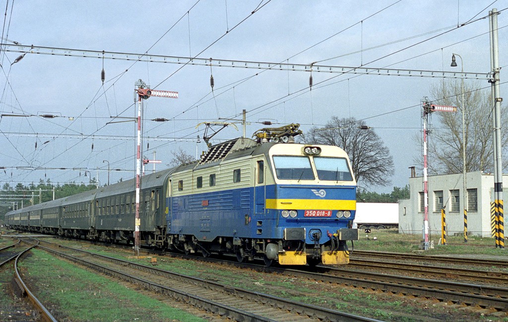 [1024x650] 350018g.jpg