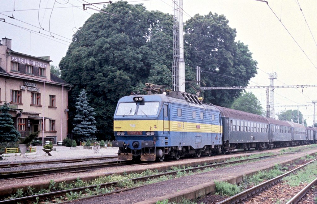 [1024x660] 350019d.jpg